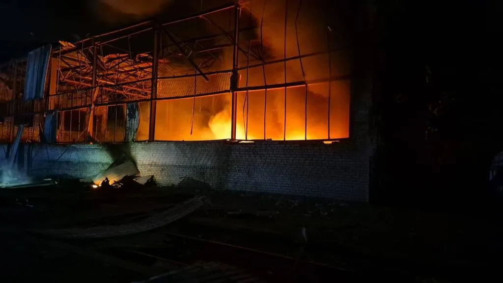 Нічна атака на Полтавщину: дрони ворога пошкодили будівлі та інфраструктуру