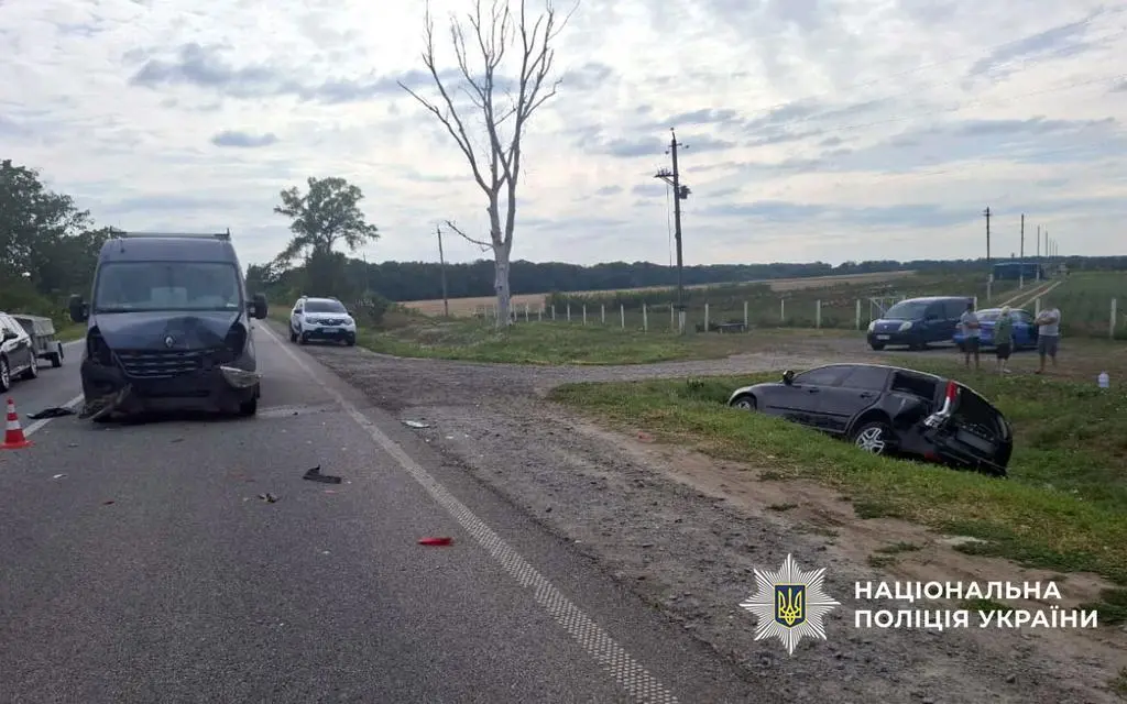 На трасі Полтава–Олександрія зіткнулися два авто: постраждали жінки