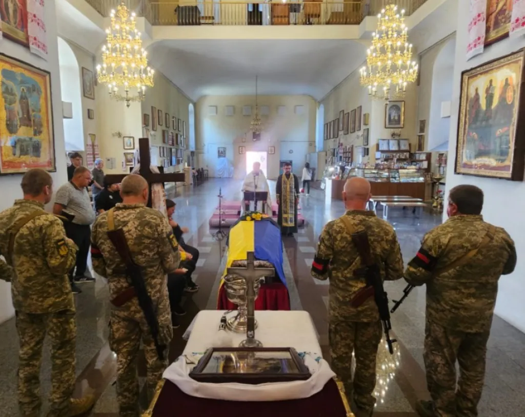 У Полтаві попрощалися із загиблим воїном Олексієм Шевченком