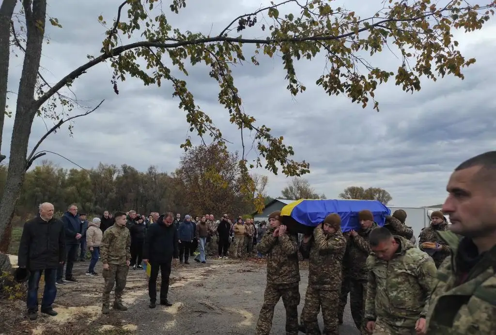 Миргородська громада попрощалася з героєм — Максимом Наріжним