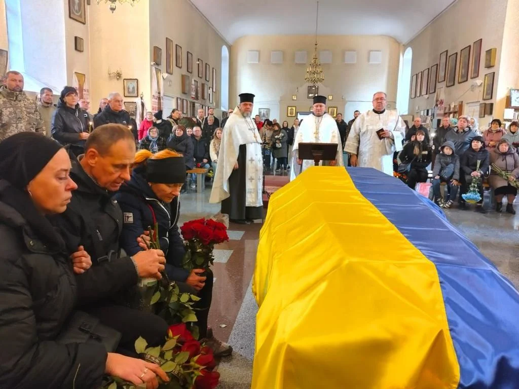 Полтава попрощалась із загиблим героєм Артуром Головашичем