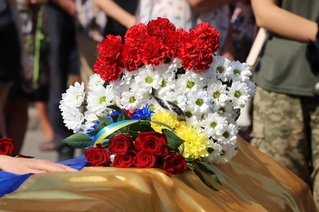 Лубни попрощалися з двома загиблими воїнами – Артемом Пащенком і Олексієм Леоненком