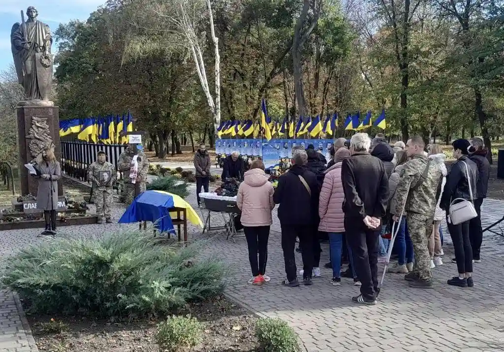 Глобинська громада прощається з двома загиблими захисниками — Юрієм Глущенком та Віталієм Щербиною