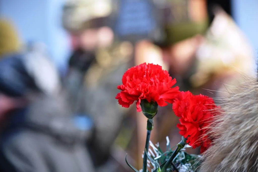 Горішні Плавні попрощалися із загиблим на Сумщині воїном Євгеном Кошляком