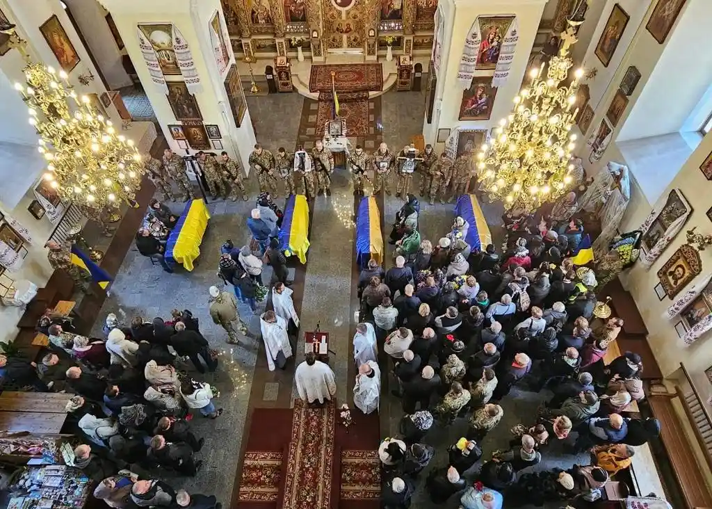 Полтава провела в останню путь чотирьох мужніх захисників України