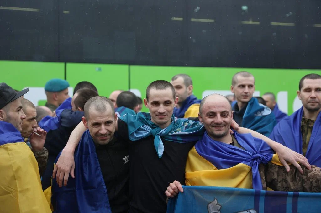 З російського полону повернулися 185 українських захисників