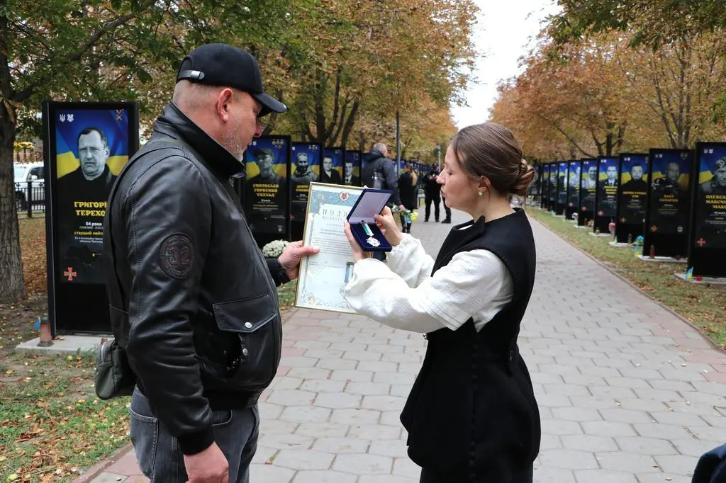 У Полтаві встановили пам’ятну табличку на честь 18-ї бригади армійської авіації