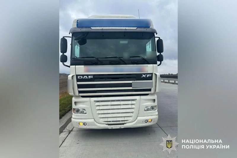 У Кобеляках вантажівка на смерть збила жінку та втекла з місця аварії