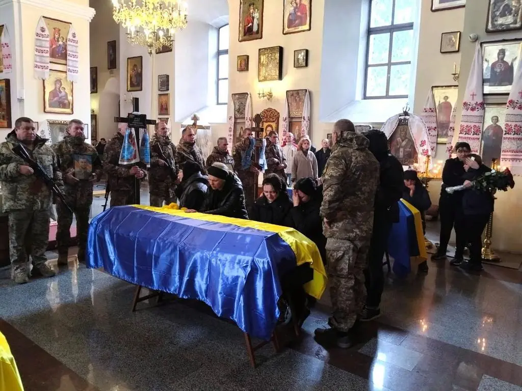 Полтавська громада попрощалася з трьома загиблими Захисниками України