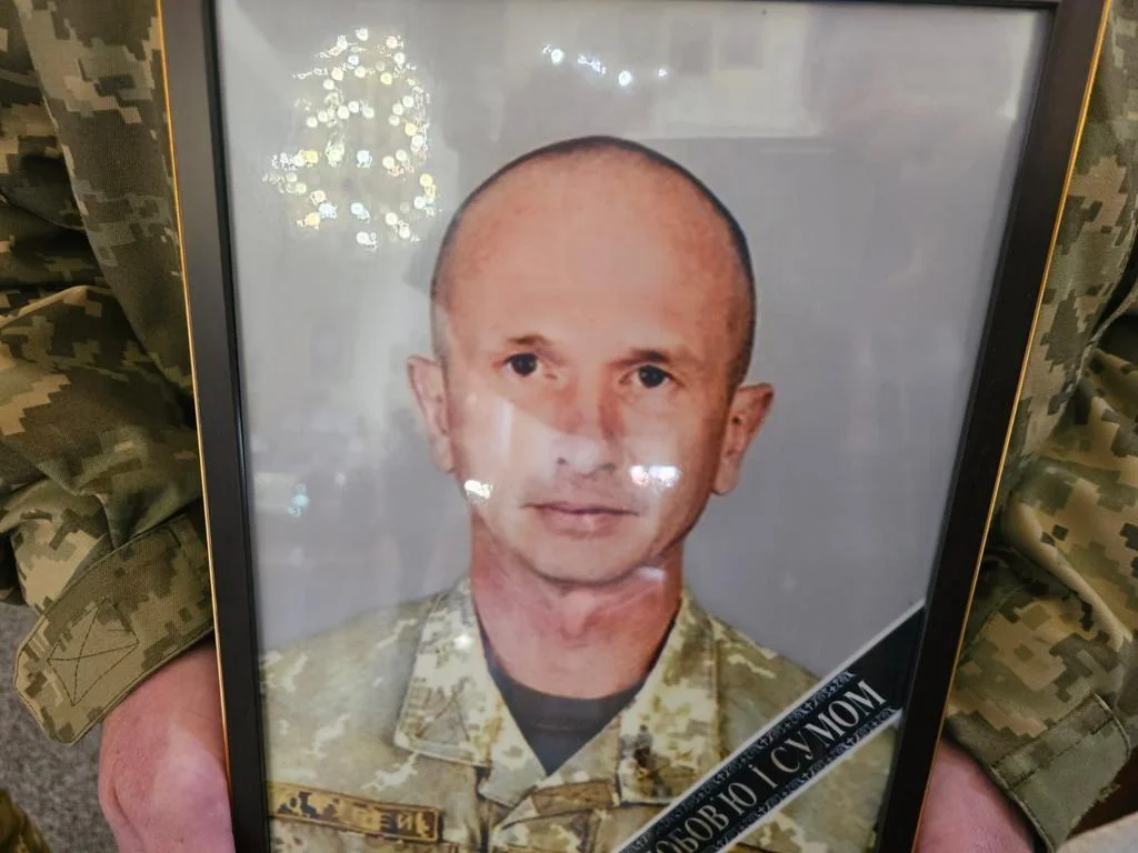 Новосанжарська громада попрощалася з двома загиблими Героями України