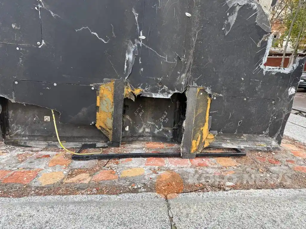 У Полтаві на місці пам’ятника Петру І з’явився уламок російського шахеда