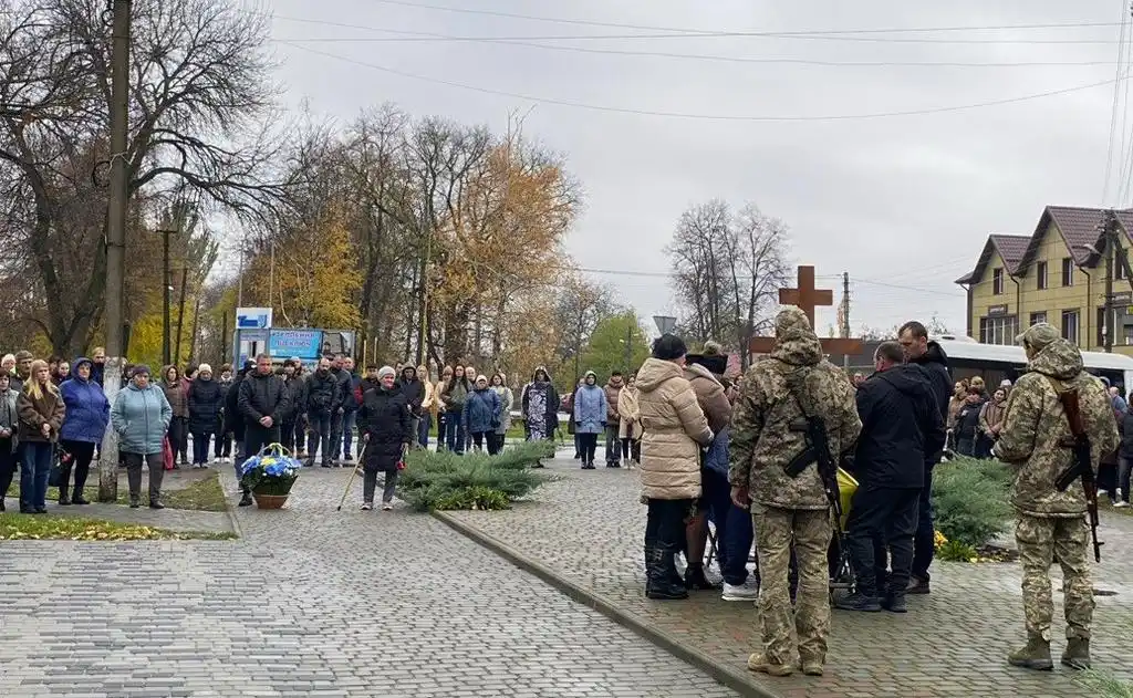 У Глобинській громаді попрощалися з двома полеглими Захисниками України