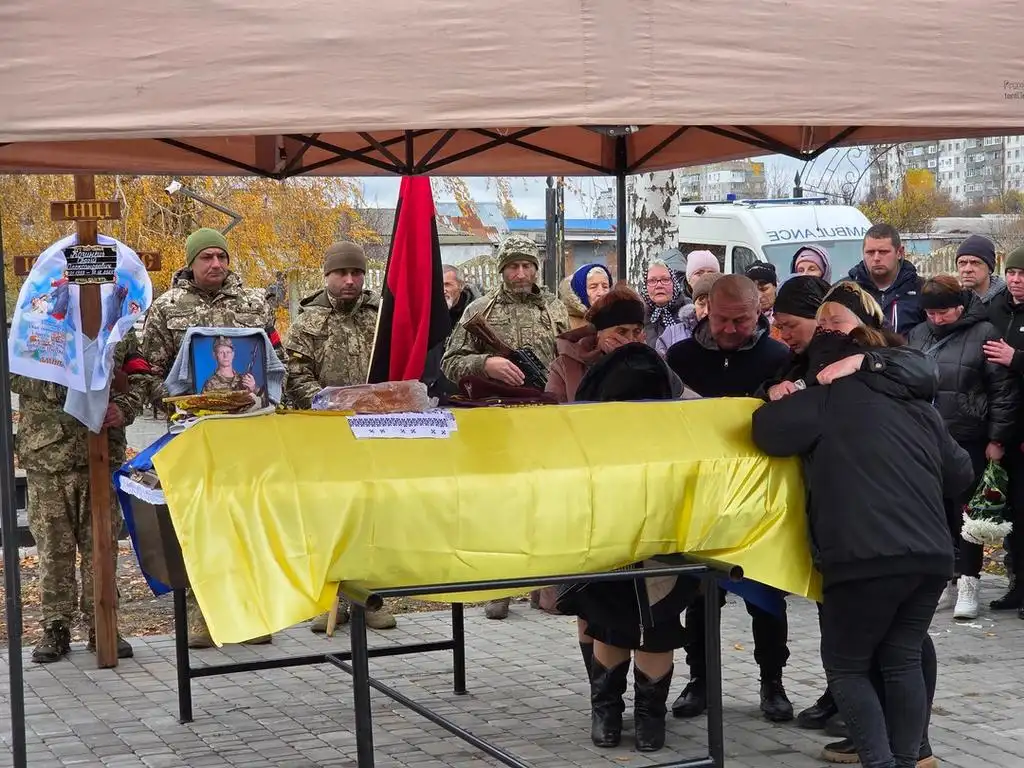 Миргород прощався із загиблим Захисником України — солдатом Сергієм Козинцем