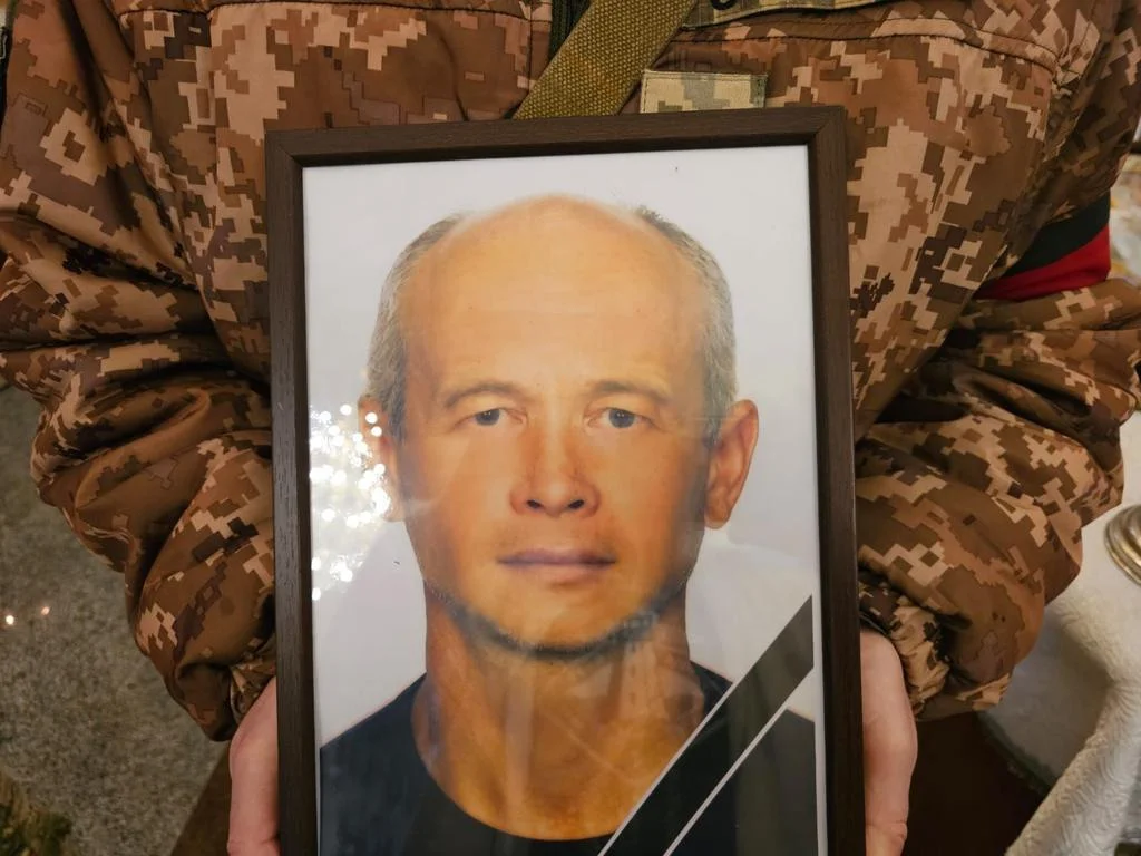 У Полтаві відбулося прощання із загиблим воїном Сергієм Потапенком