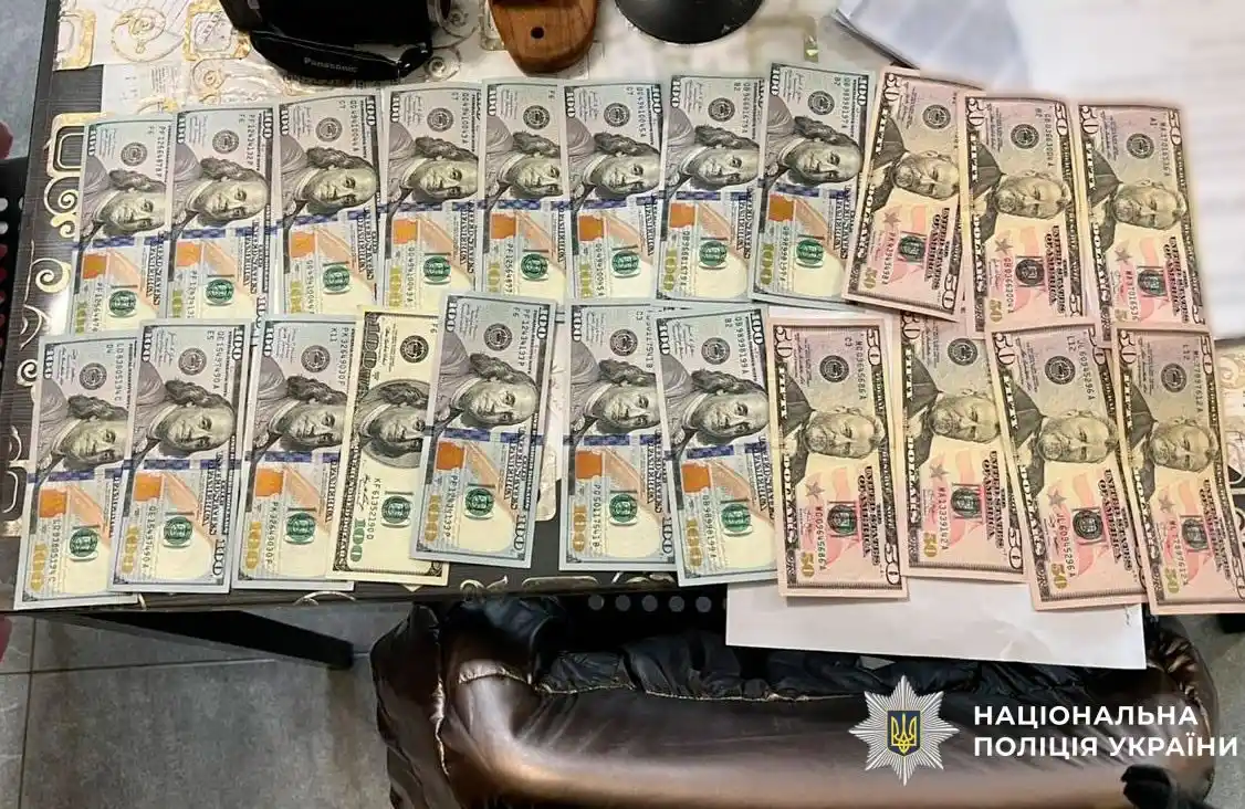 У Полтаві суд виніс вирок пенсіонеру за купівлю фіктивних документів для вивезення сина