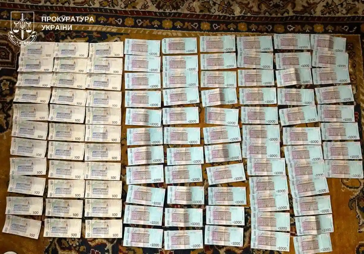 На Полтавщині викрито схему ухилення від мобілізації: підозрюються голова ЛКК, медсестра та ФОП
