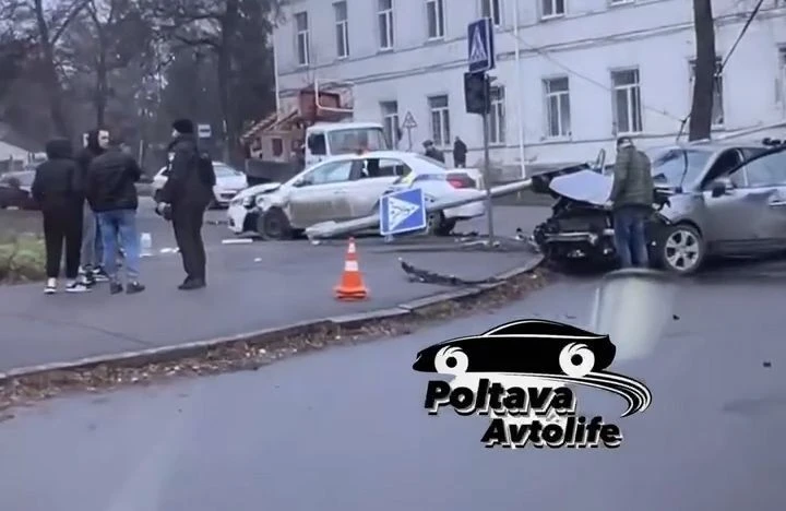 У Полтаві на перехресті Козака та Монастирської сталася ДТП за участю поліції