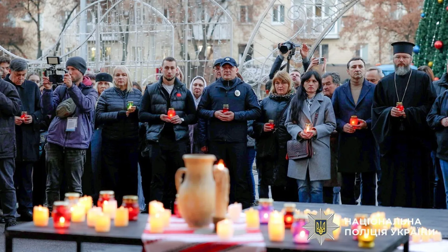 Полтавці вшанували пам’ять жертв Голодоморів у щорічній акції