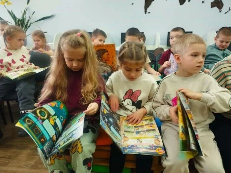 Осінній ранок у бібліотеці: першокласники зустріли листопад