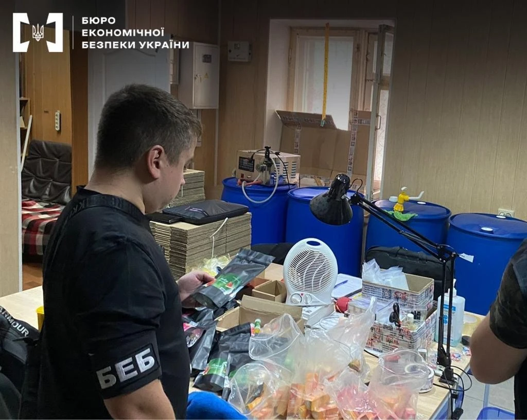На Полтавщині до суду скеровано справу про підпільне виробництво рідин для електронних сигарет