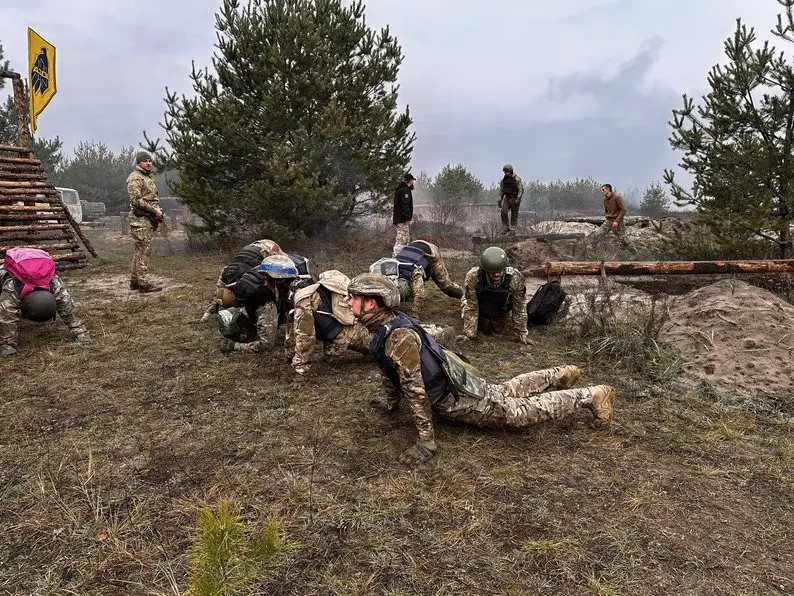 Hardcore-вишкіл на Полтавщині: цивільні готуються до екстремальних умов