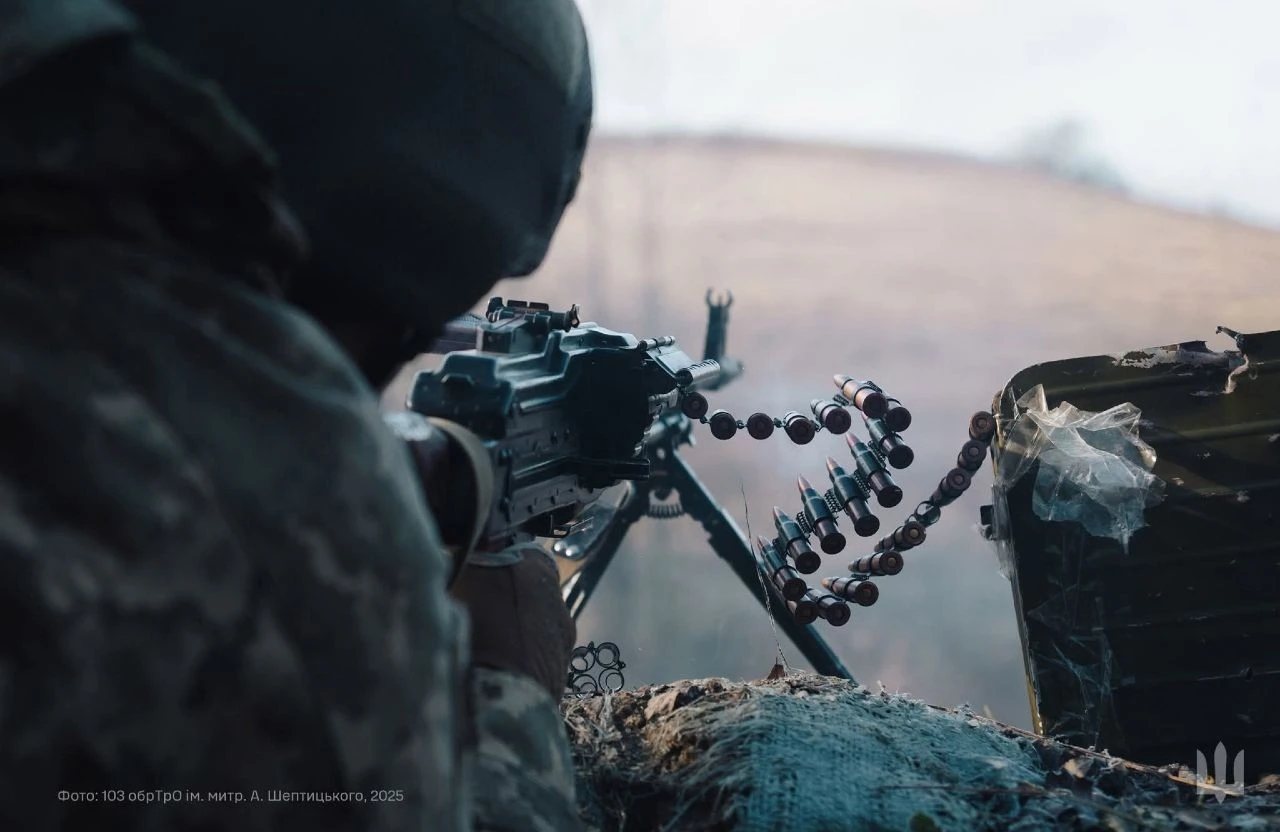 ЗСУ відбили сотні атак росіян: втрати ворога сягають понад тисячу осіб