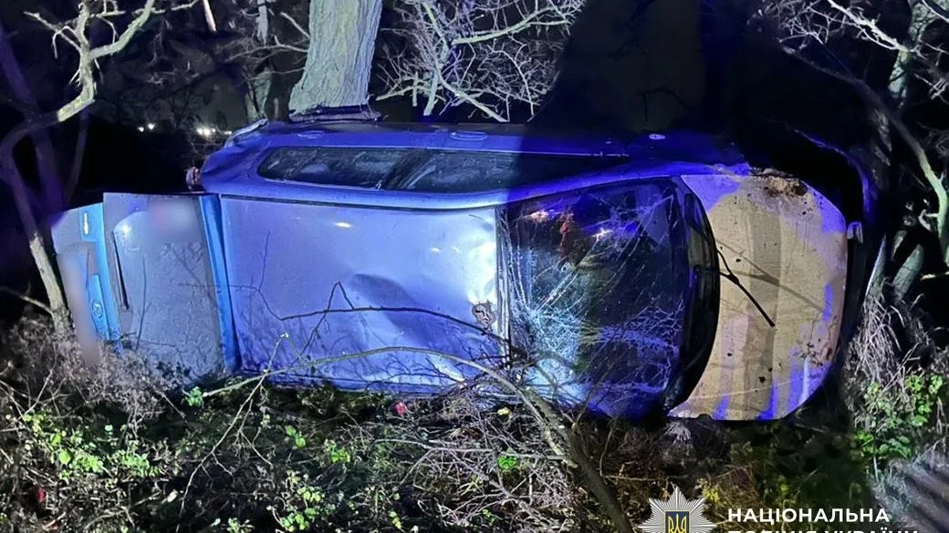 Автокатастрофа на Полтавщині: водій загинув після перекидання автомобіля