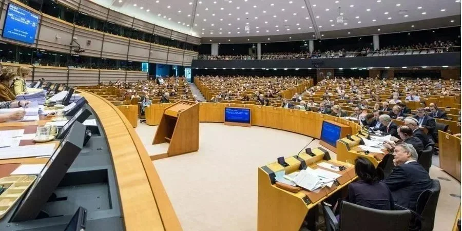 Єврокомісія пропонує юридичний механізм для репараційного кредиту Україні