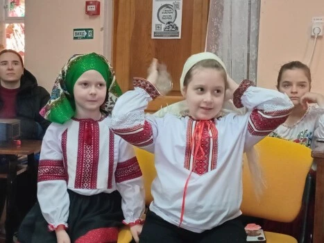 Полтавці відзначили День української хустки у бібліотеці №11