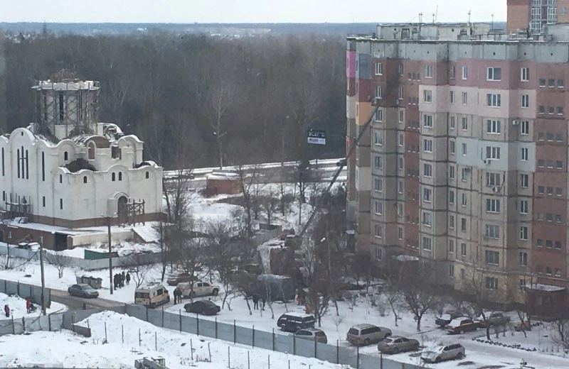 На Леваді горить квартира у дев’ятиповерхівці
