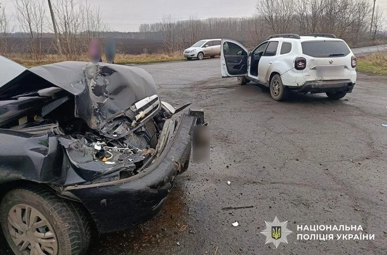 Полтавщина: аварія за участю кросовера, водійка госпіталізована