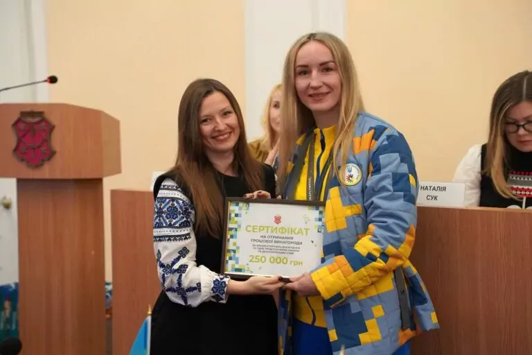 Полтавські спортсмени та тренери отримали грошові сертифікати за досягнення на Дефлімпійських іграх