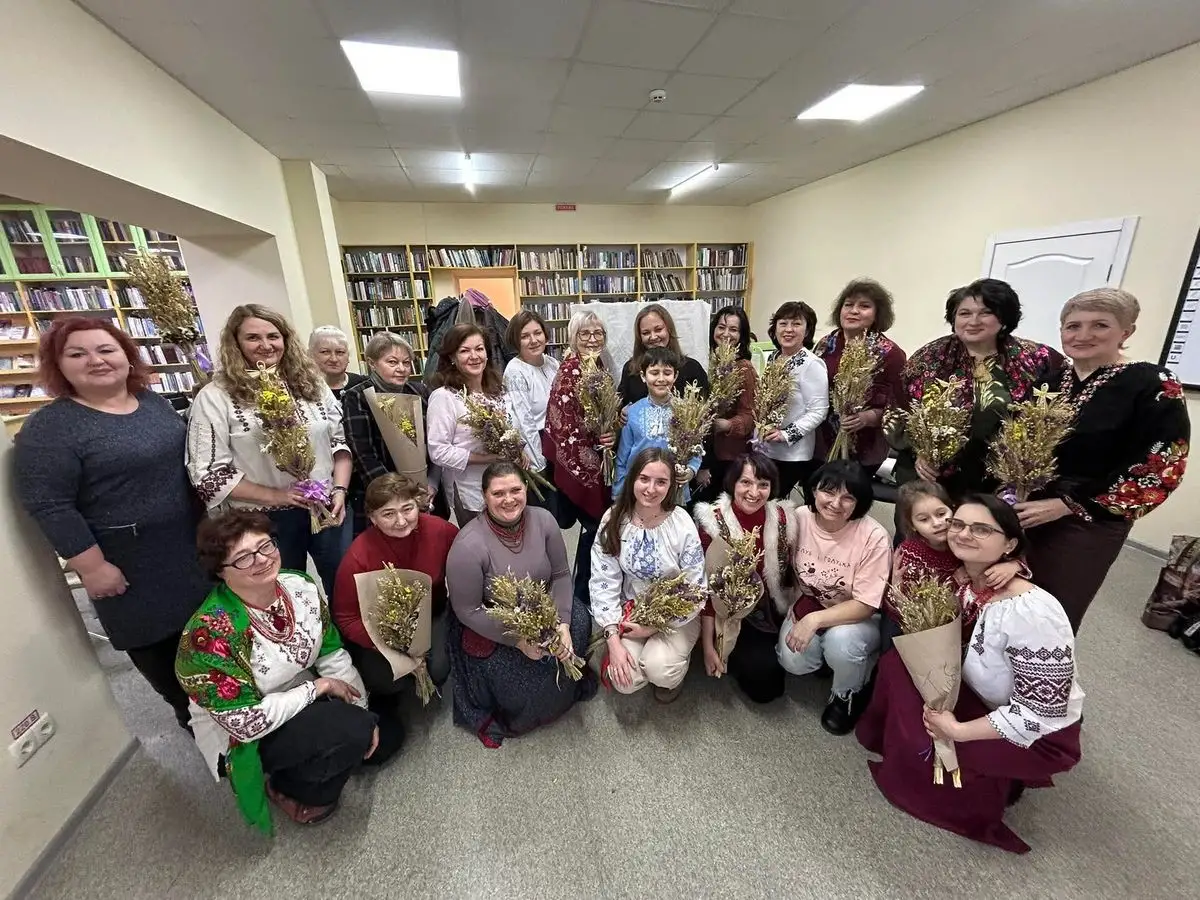 Дідух як живий оберіг: майстер-клас у бібліотеці №4 повернув дух Різдва