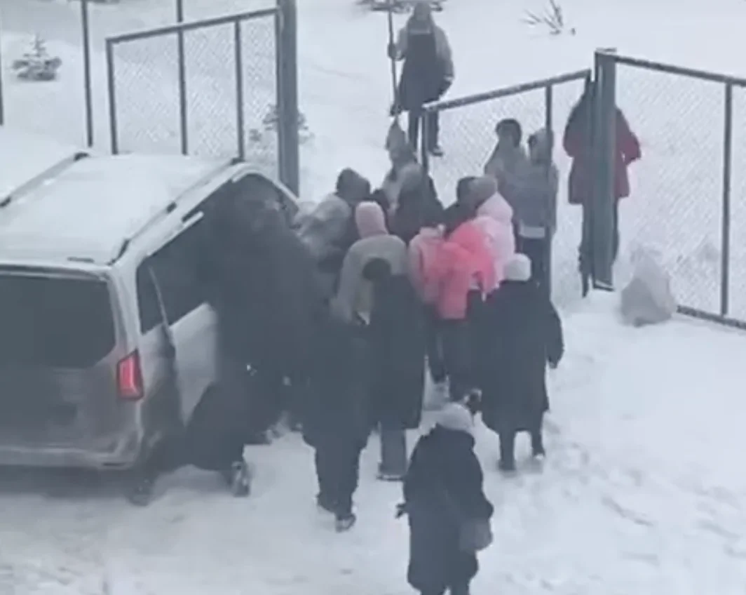 Скандал у Полтаві: конфлікт на Садах‑1 завершився пошкодженням мікроавтобуса ТЦК
