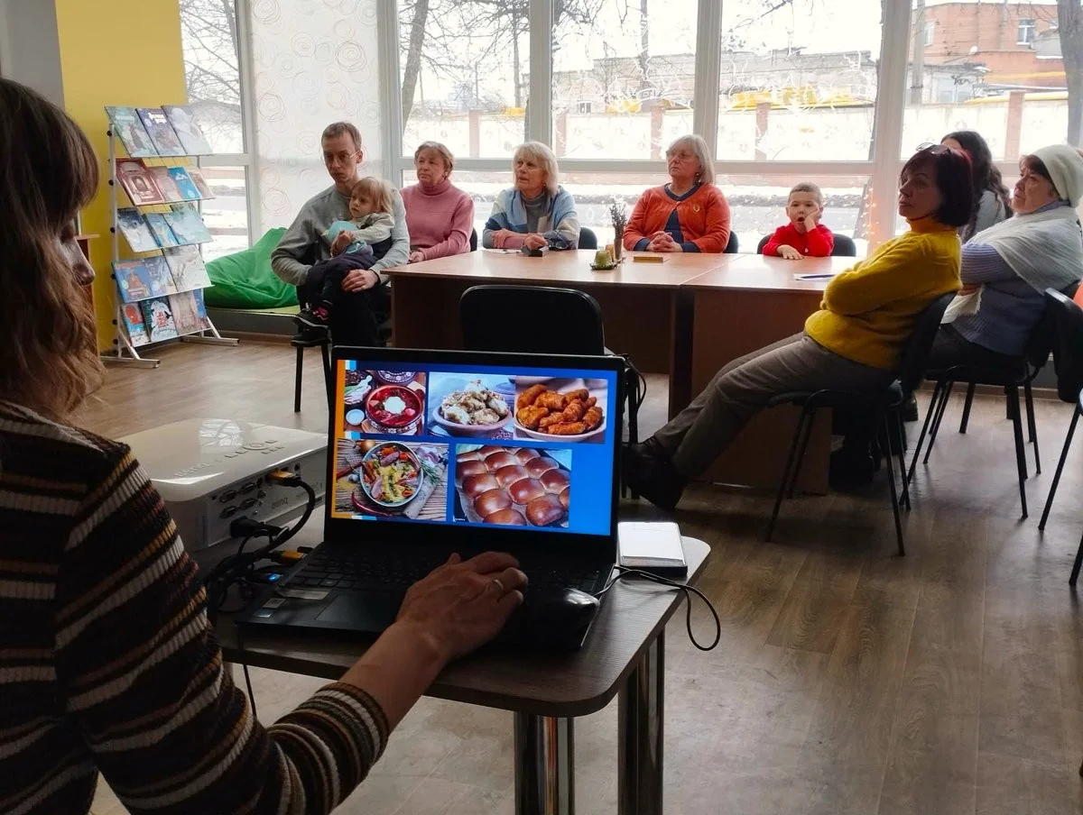 Полтавські борщі та капусняки: стартував новий кулінарний проєкт в бібліотеці