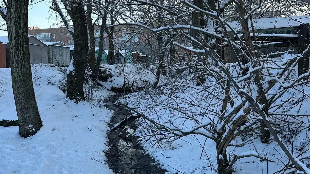 У Полтаві виявлено витік невідомої речовини на земельній ділянці