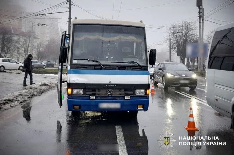 Трагічне зіткнення в Полтаві: автобус збив пішохода на переході