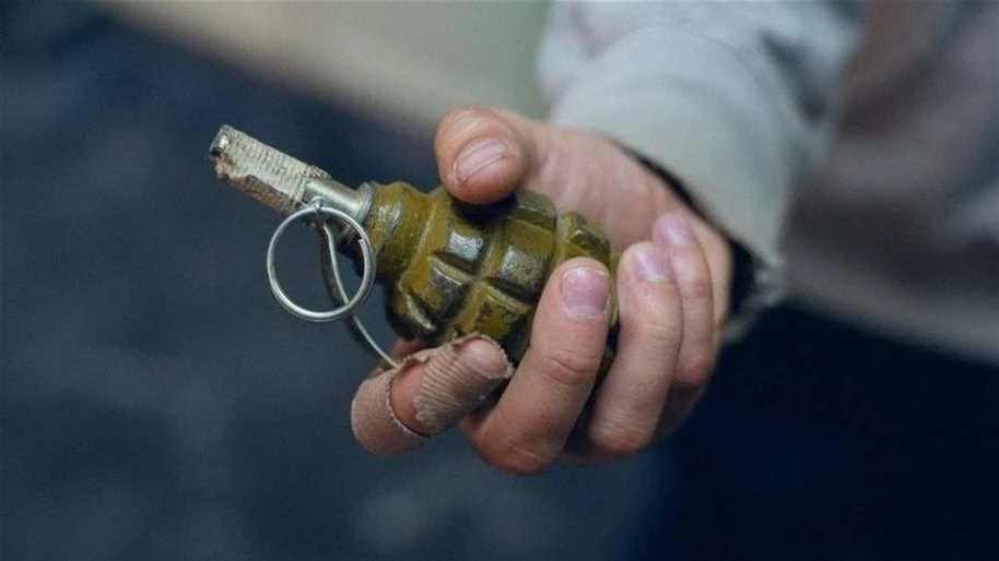 У Полтаві суд виніс вирок чоловікові, який погрожував підірвати родину гранатою
