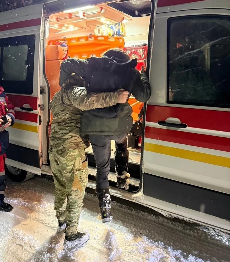 Необдумана спроба перетину кордону на Рівненщині: двоє чоловіків потрапили до лікарні з обмороженнями