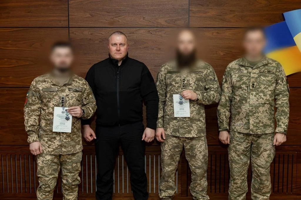«Срібний хрест» для вартових неба: у Полтаві відзначили офіцерів ППО