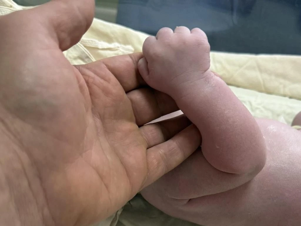 У родині депутата Полтавської міськради Дениса Поліщука народилася дитина