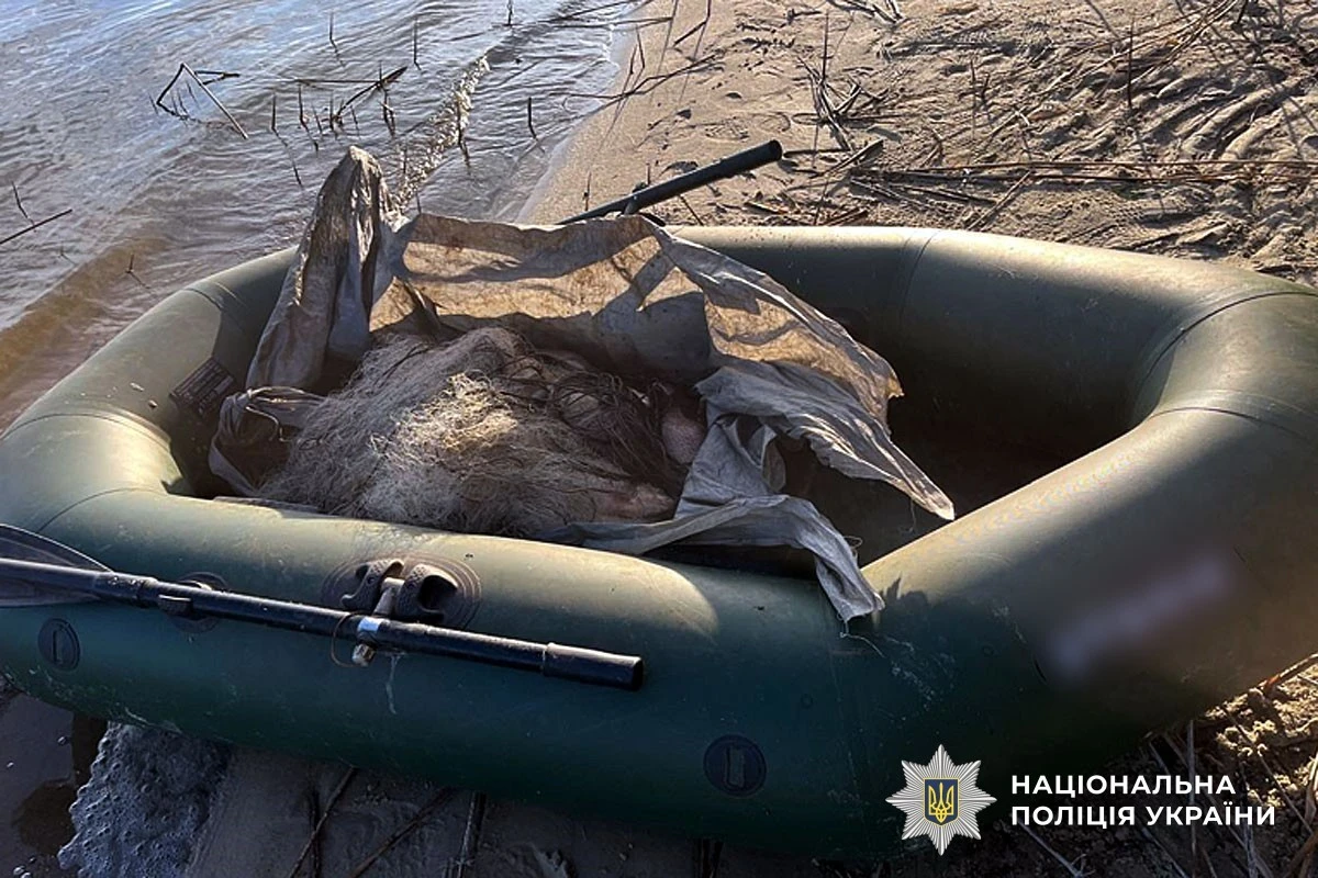Дорога риболовля: на Кременчуцькому водосховищі браконьєр «наловив» збитків на 168 тисяч гривень