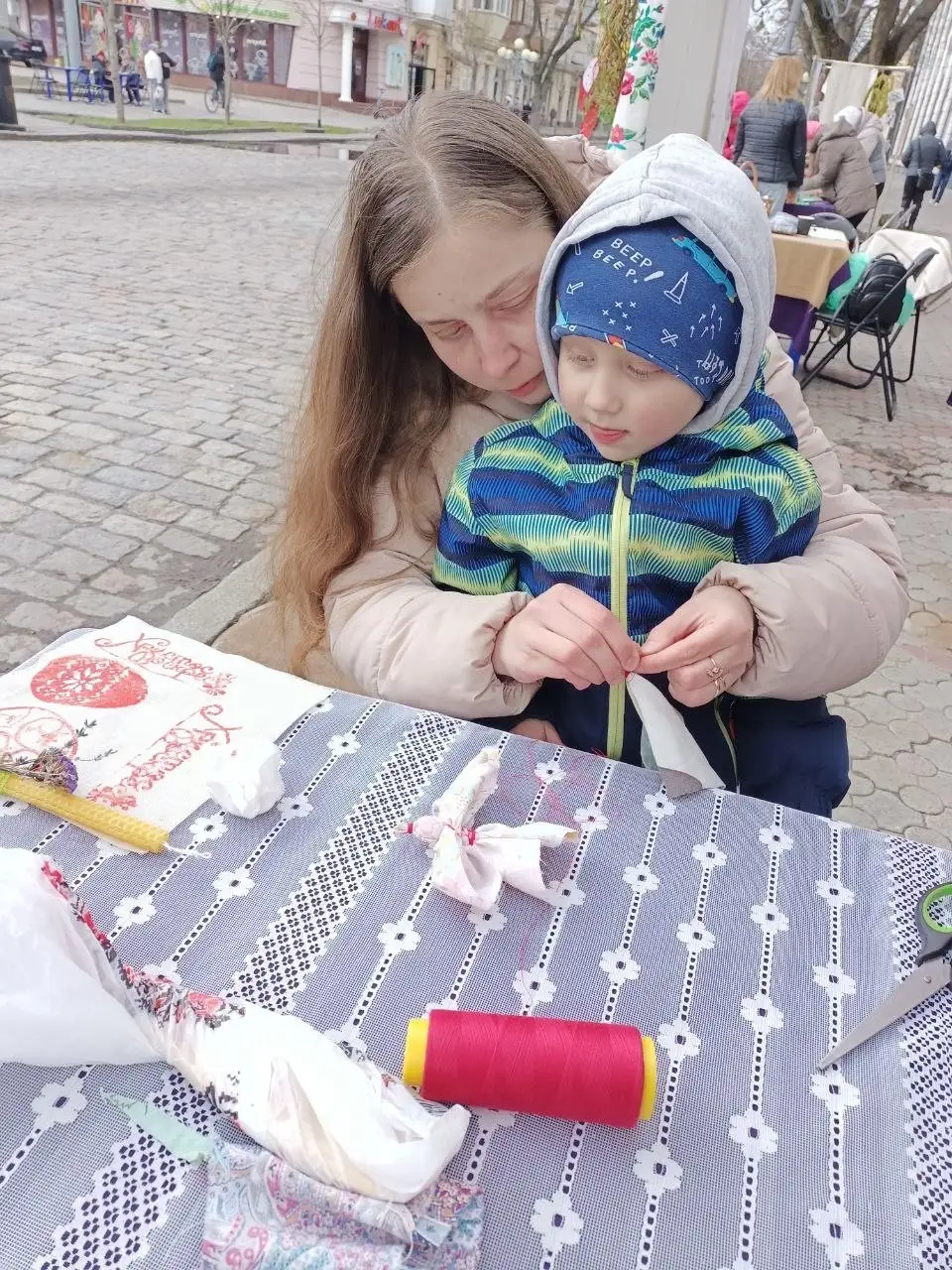 Світло Великодня на вулицях Полтави: як музейники навчали містян створювати святкові обереги