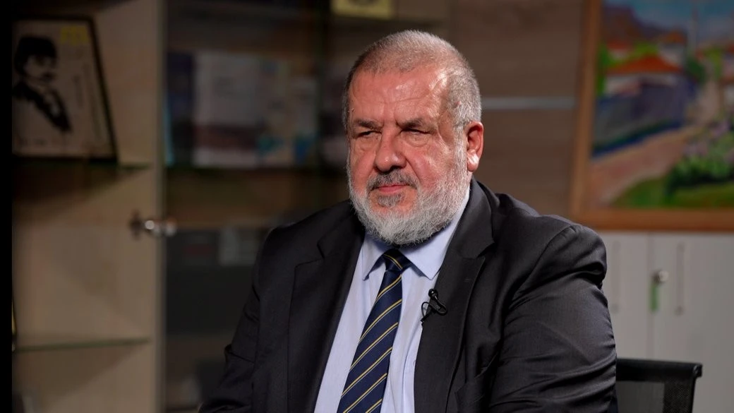 Енергетичний колапс у Криму: бізнес зупиняється, люди без води